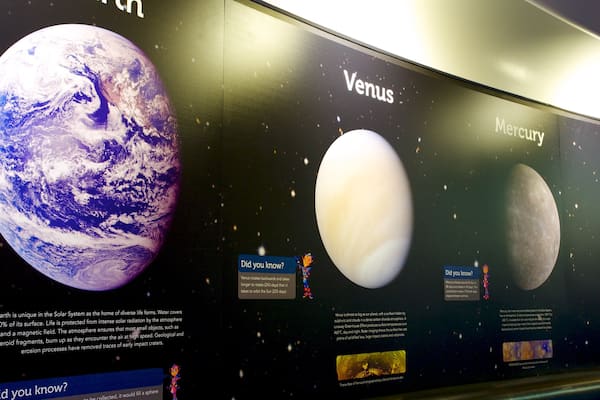 Sir Thomas Brisbane Planetarium which includes interior views