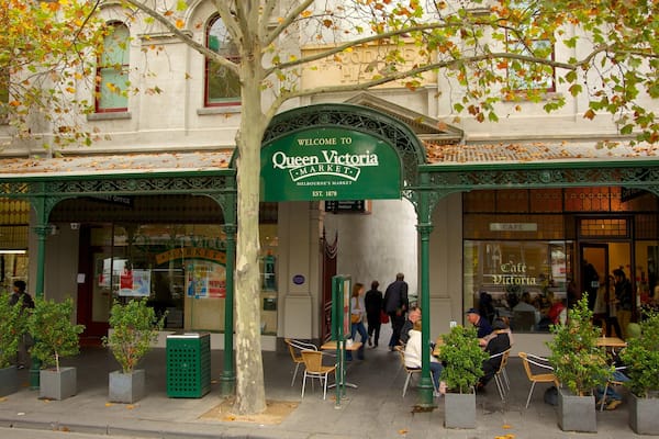 Queen Victoria Market mettant en vedette sortie au restaurant, scènes de rue et marchés