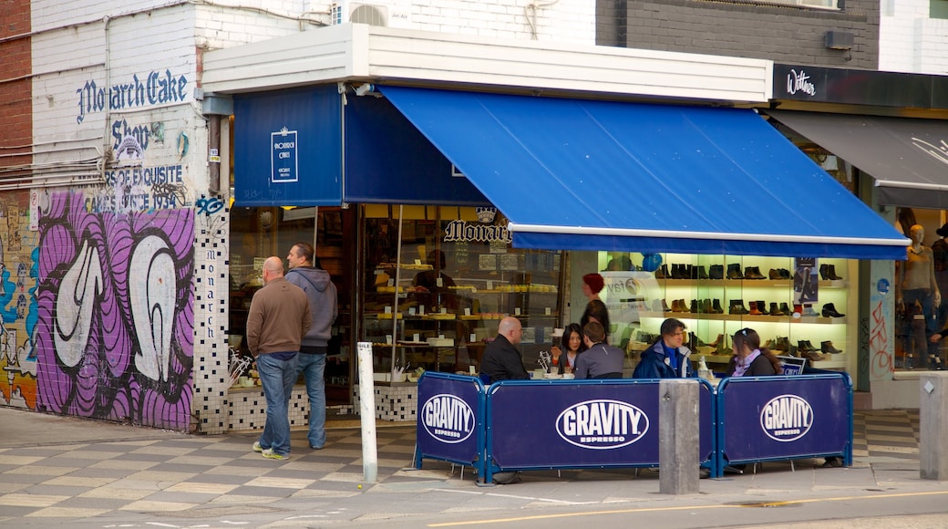 Port Phillip showing street scenes and outdoor eating as well as a small group of people