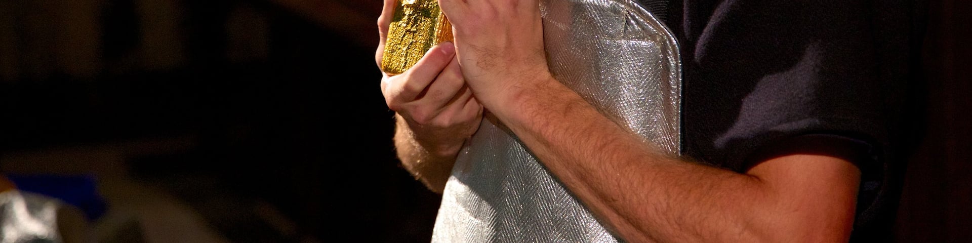 Perth Mint welches beinhaltet Innenansichten sowie einzelner Mann