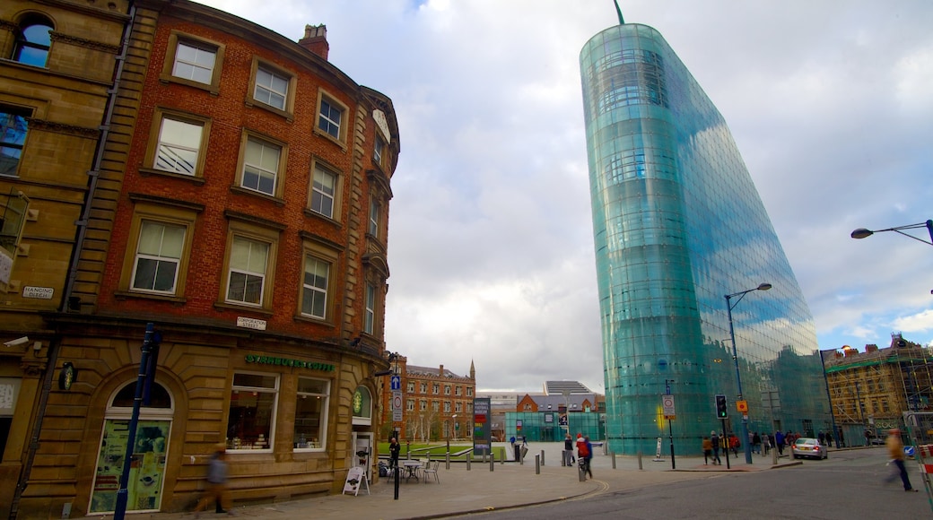 National Football Museum presenterar en stad, gatuliv och modern arkitektur