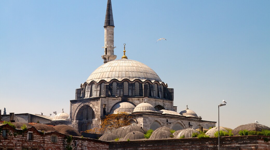 Mesquita de Rüstem Pasha mostrando elementos religiosos, arquitetura de patrimônio e uma mesquita