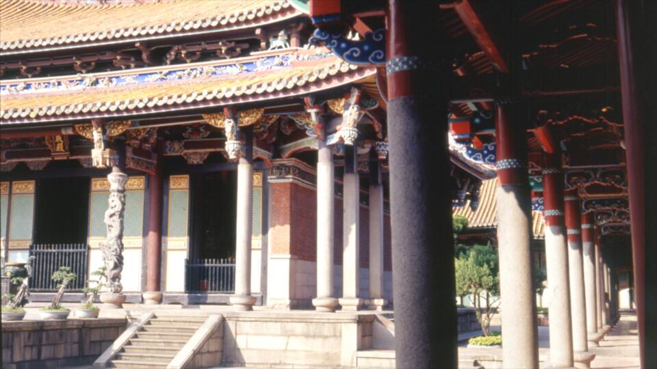 Confucius Temple which includes a temple or place of worship and religious aspects