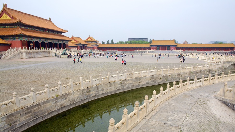 Bohai Region featuring heritage elements and a square or plaza