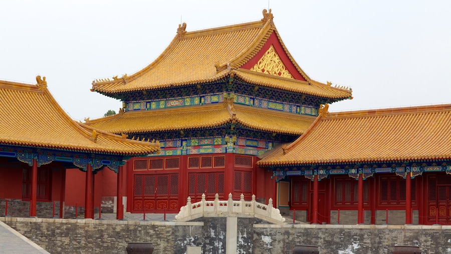 Forbidden City showing heritage architecture and château or palace