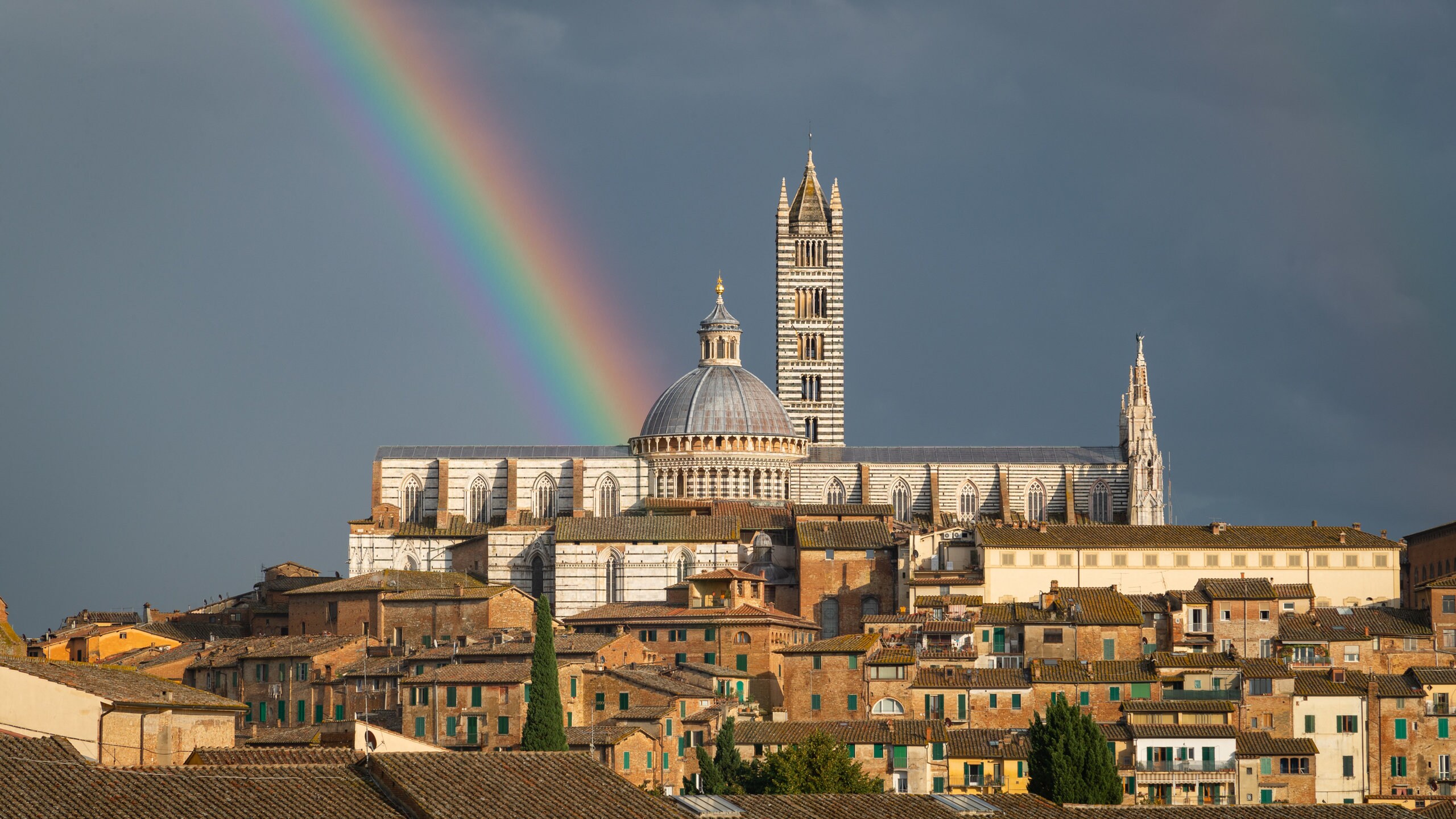 Siena showing heritage architecture, a city and landscape views