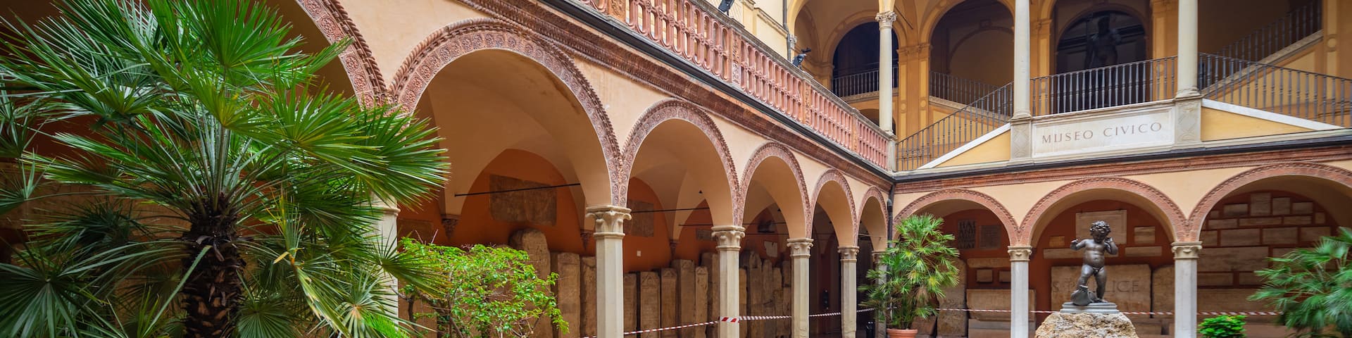 Archaeological Museum which includes a fountain