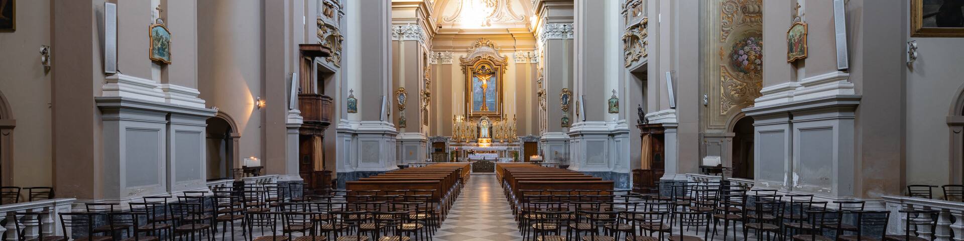 Domus del Chirurgo showing heritage elements, interior views and a church or cathedral