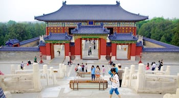 Temple of Heaven which includes a temple or place of worship, religious aspects and heritage architecture