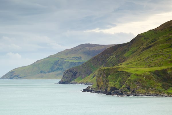 Torr Head mettant en vedette panoramas, côte escarpée et scènes tranquilles