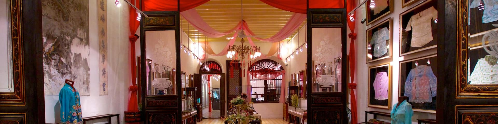 Pinang Peranakan Mansion showing interior views