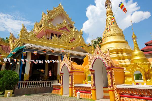 Dhammikarama Burmese Buddhist Temple which includes a temple or place of worship and religious elements