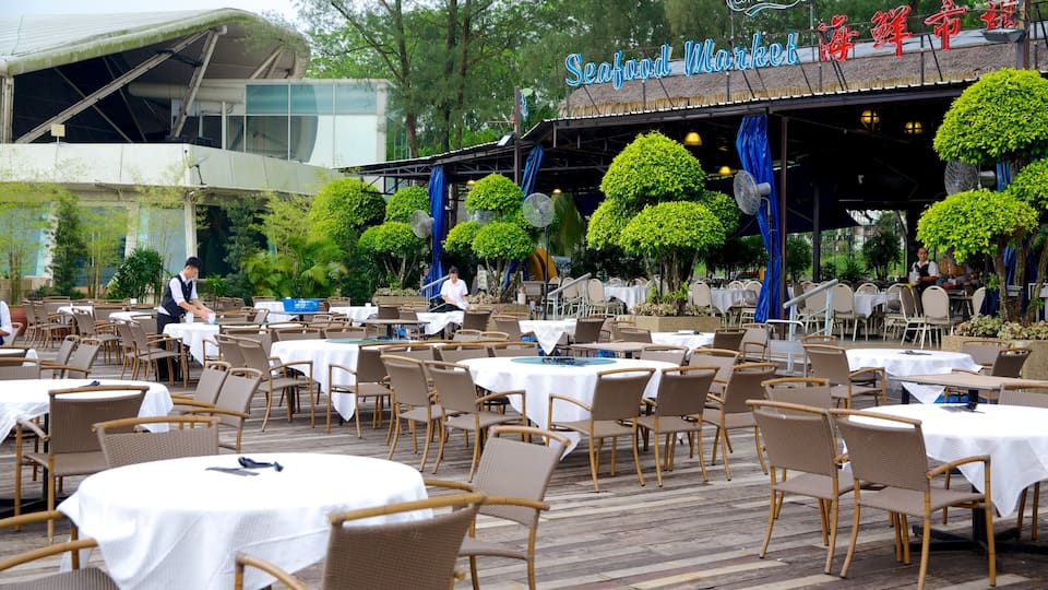 Johor Bahru que incluye escenas de café