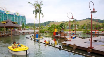 Johor Bahru inclusief attracties, een vijver en varen