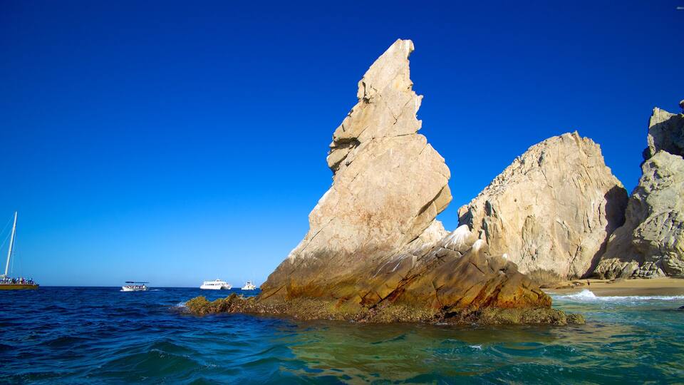 Los Cabos which includes rugged coastline