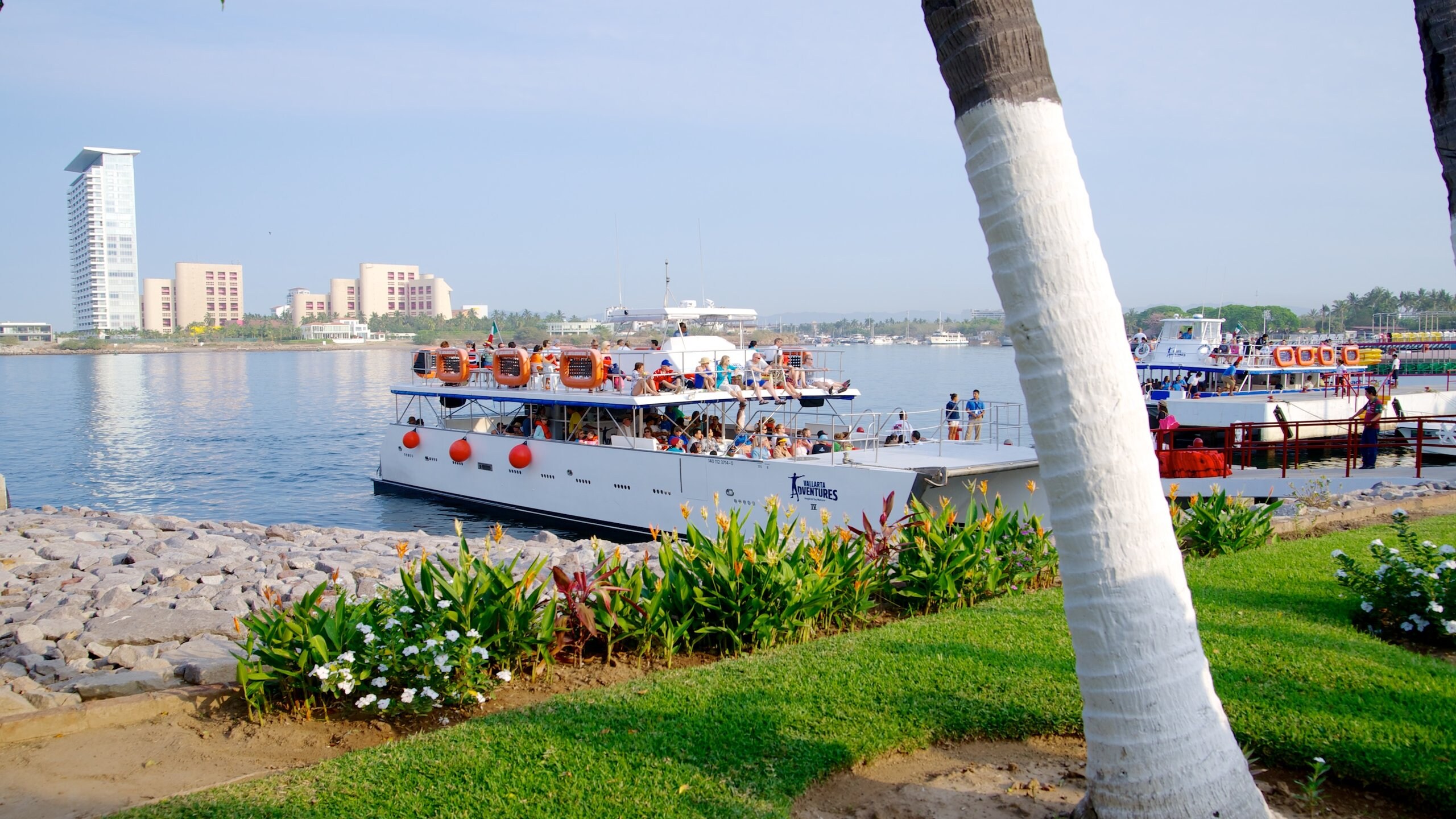 10 Best Puerto Vallarta Hotels with FREE AIRPORT SHUTTLE 10 Best Puerto Vallarta Hotels with FREE AIRPORT SHUTTLE