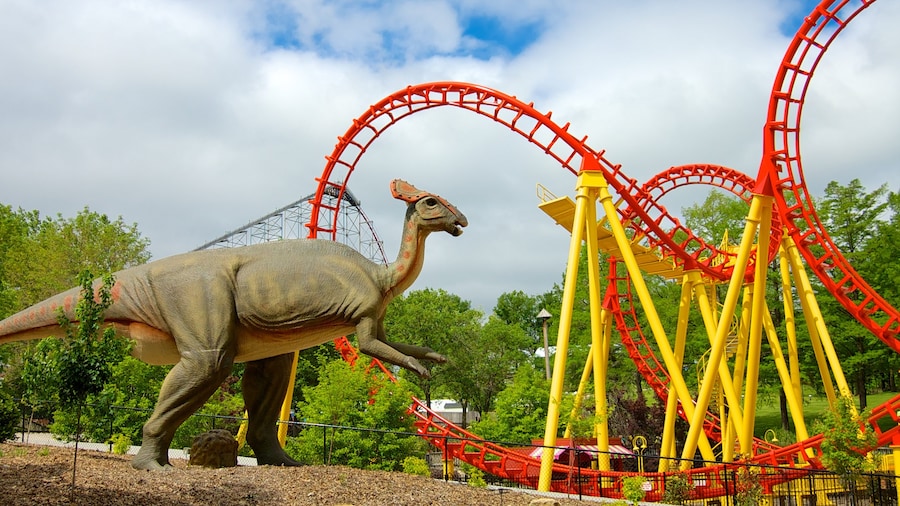 Worlds of Fun que incluye paseos y un parque