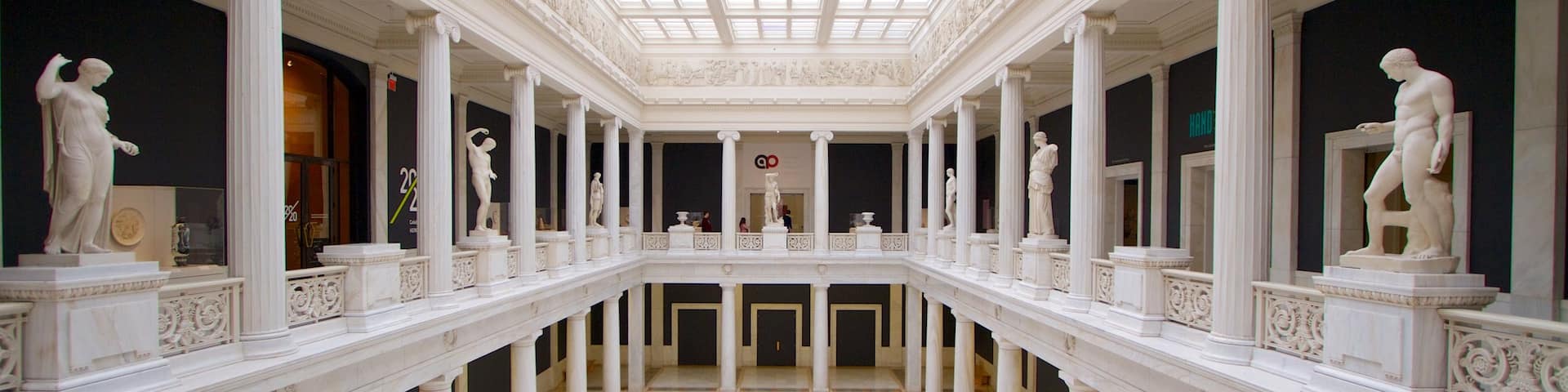 Carnegie Museum of Art ofreciendo una estatua o escultura, arte y vistas interiores