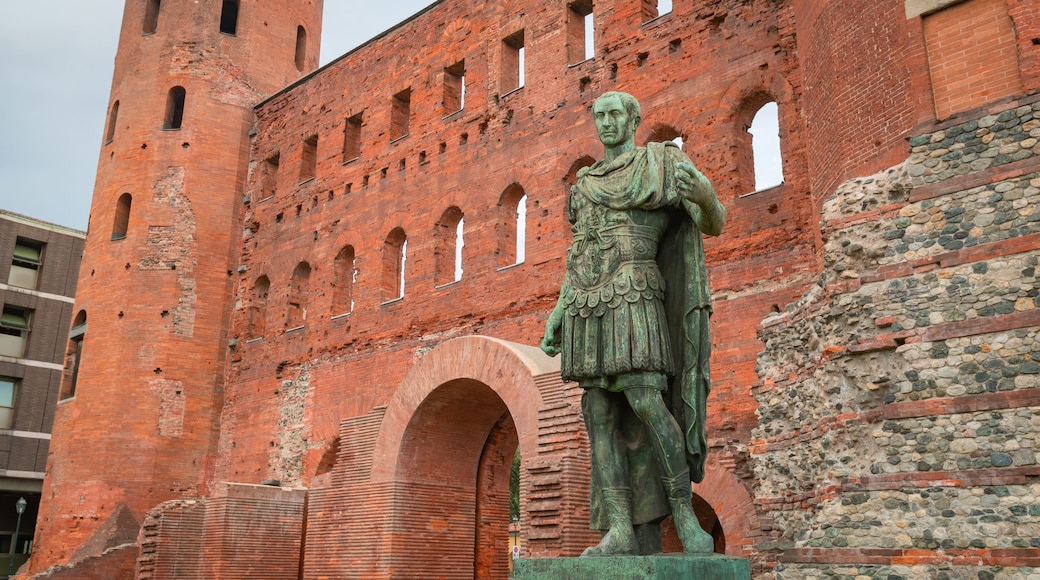 Palatine Towers showing a statue or sculpture, heritage elements and heritage architecture