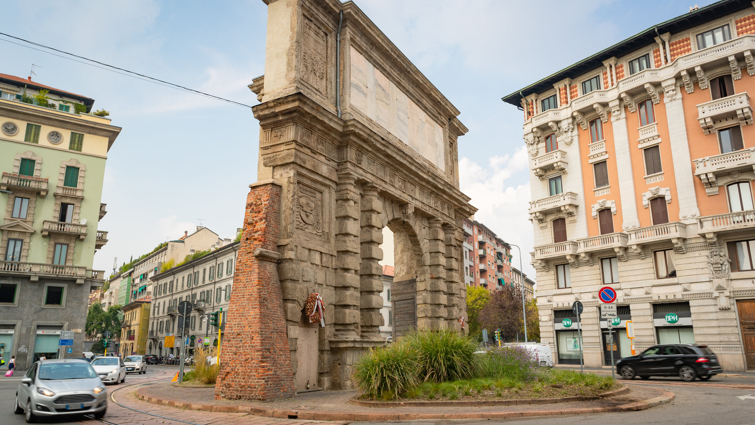 Porta Romana featuring heritage elements