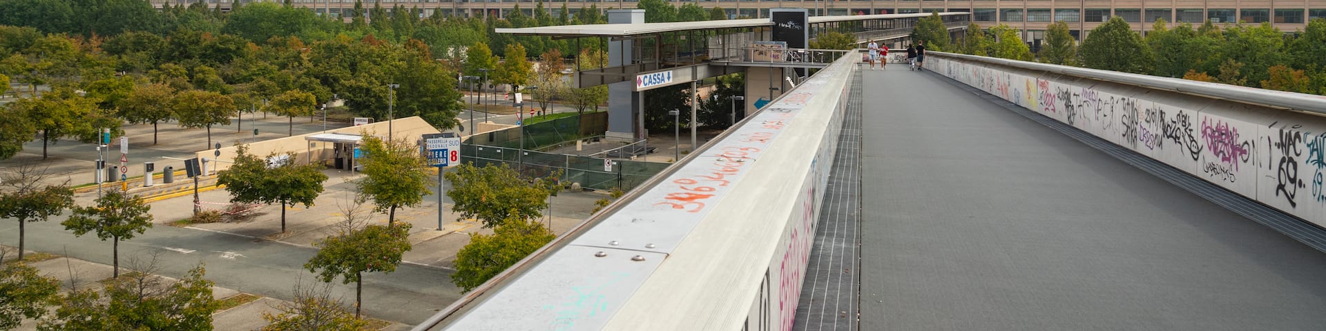 Lingotto showing a bridge and landscape views