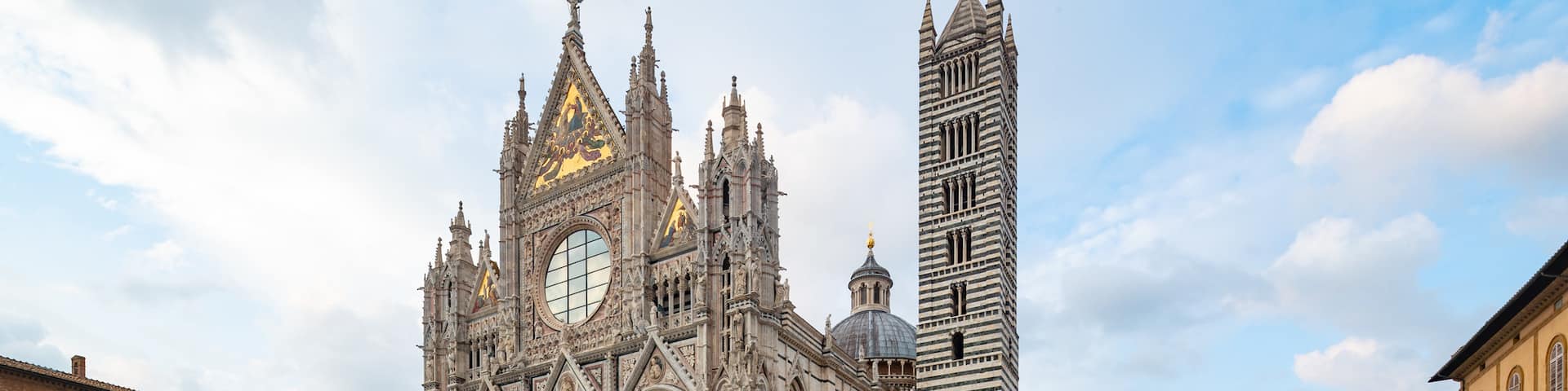 Siena Cathedral which includes a church or cathedral, street scenes and heritage architecture