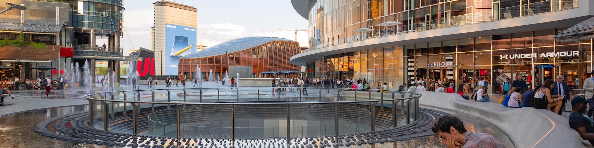 Piazza Gae Aulenti