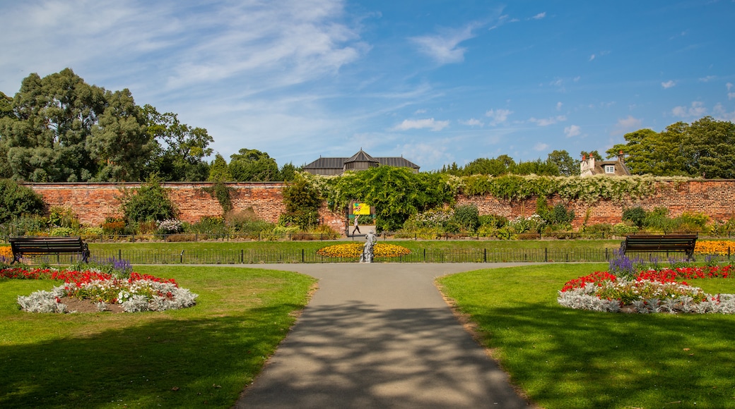 Canal Gardens