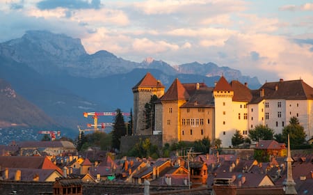 Unmissable Instant Flight Deals to France! - Cultural Experiences in France