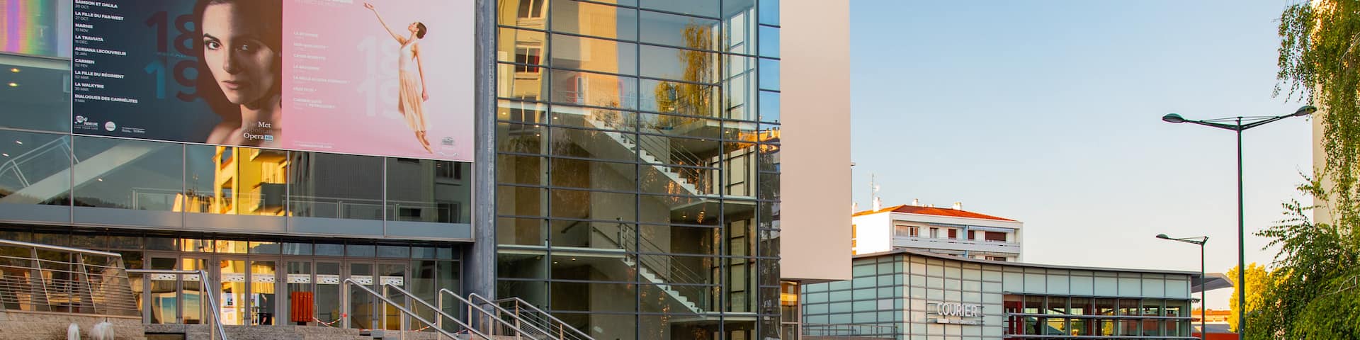 Centre Commercial Courier