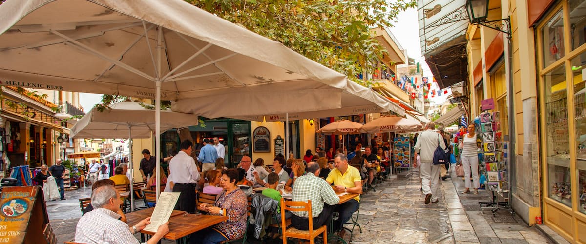 Athens cho thấy dùng bữa ngoài trời, quán cà phê và cảnh đường phố