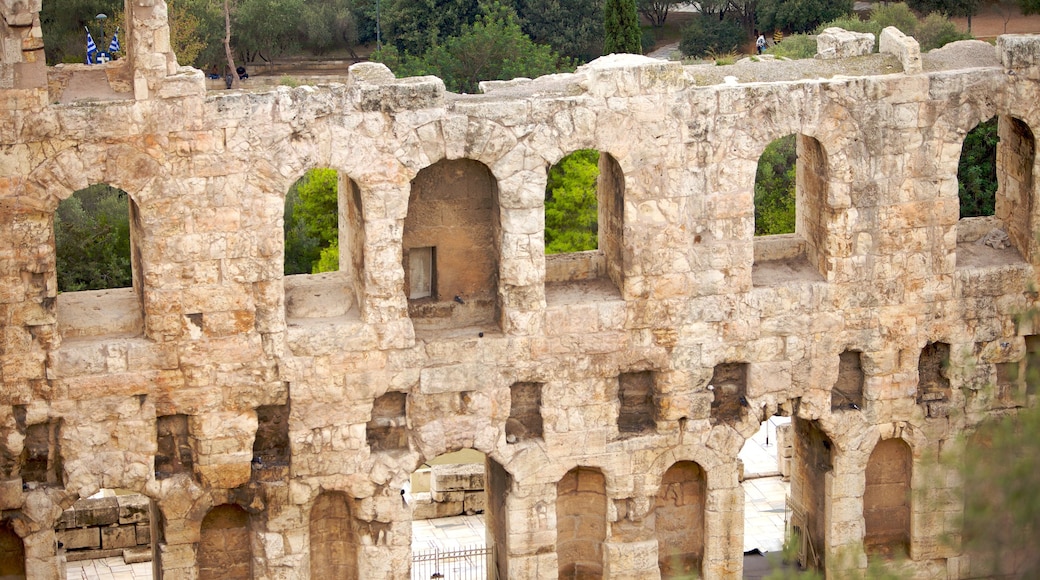 Acrópolis mostrando arquitectura patrimonial y una ruina