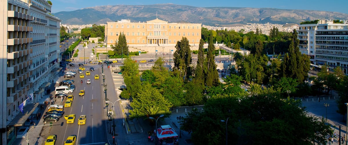 Syntagma Square showing a city
