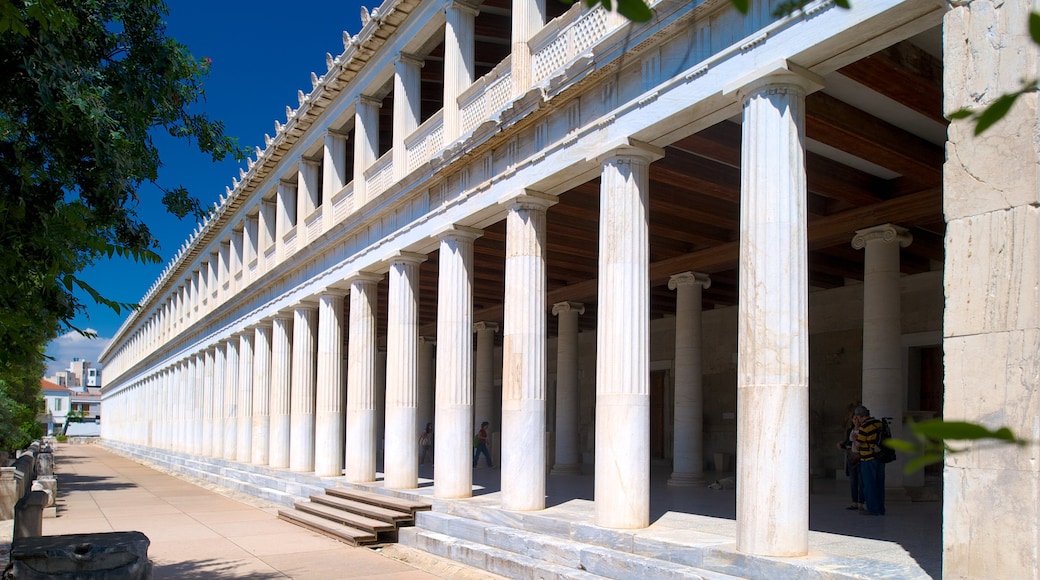 Stoa i Attalos fasiliteter samt historisk arkitektur, tempel eller hellig sted og gatescener