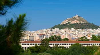 Berget Lycabettus som visar en stad och berg