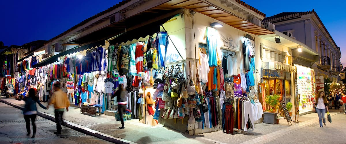 Marché aux puces de Monastiråki mettant en vedette scÚnes de nuit, scÚnes de rue et marchés
