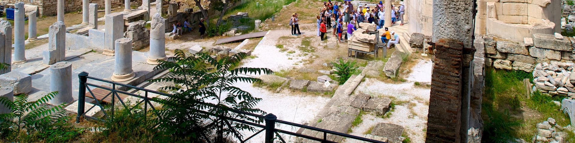 Athens featuring heritage elements and a city as well as a large group of people