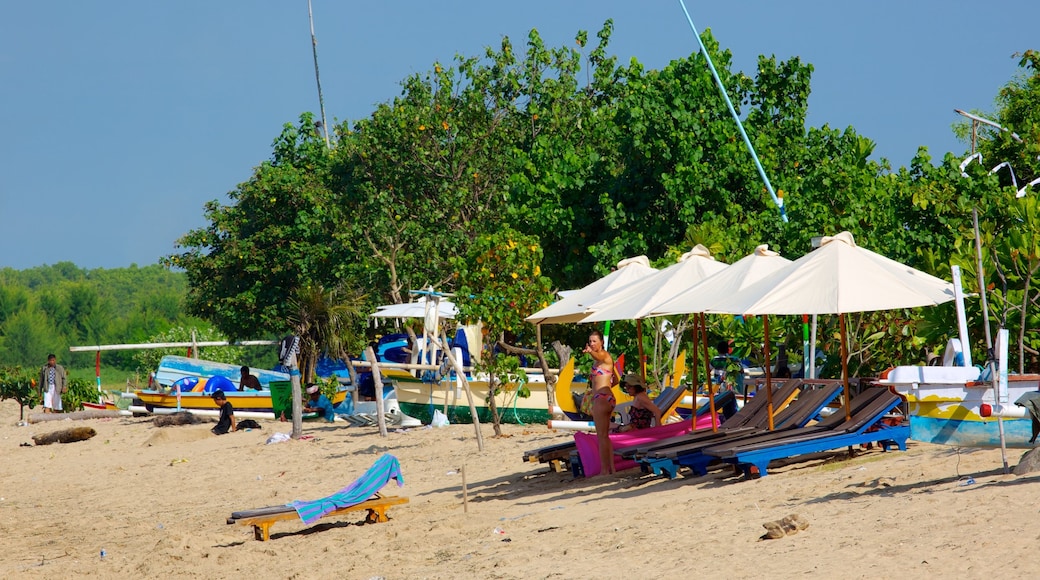 Sanur Beach showing a beach