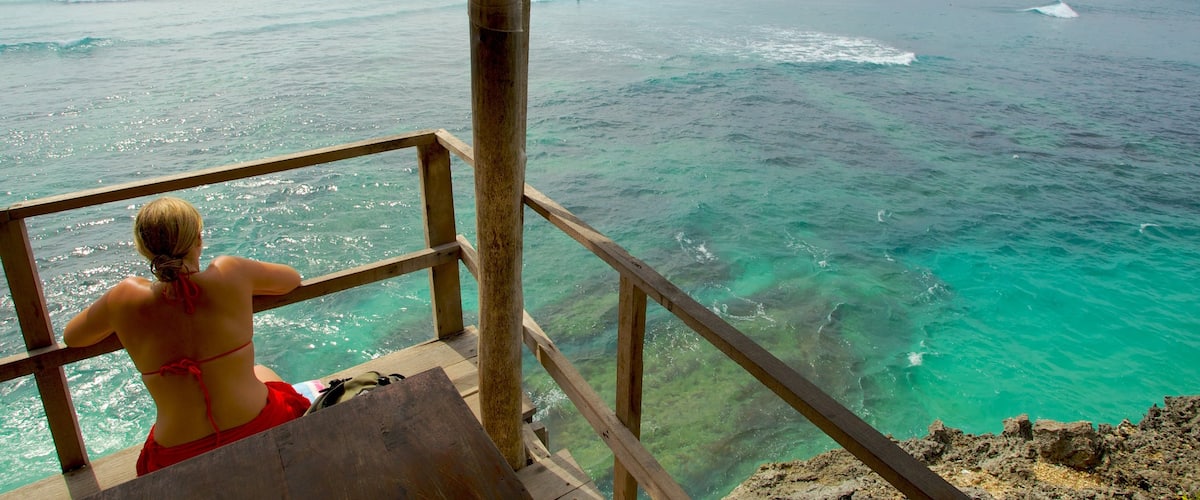 Plage d\'Uluwatu montrant vues, scènes tropicales et vues littorales