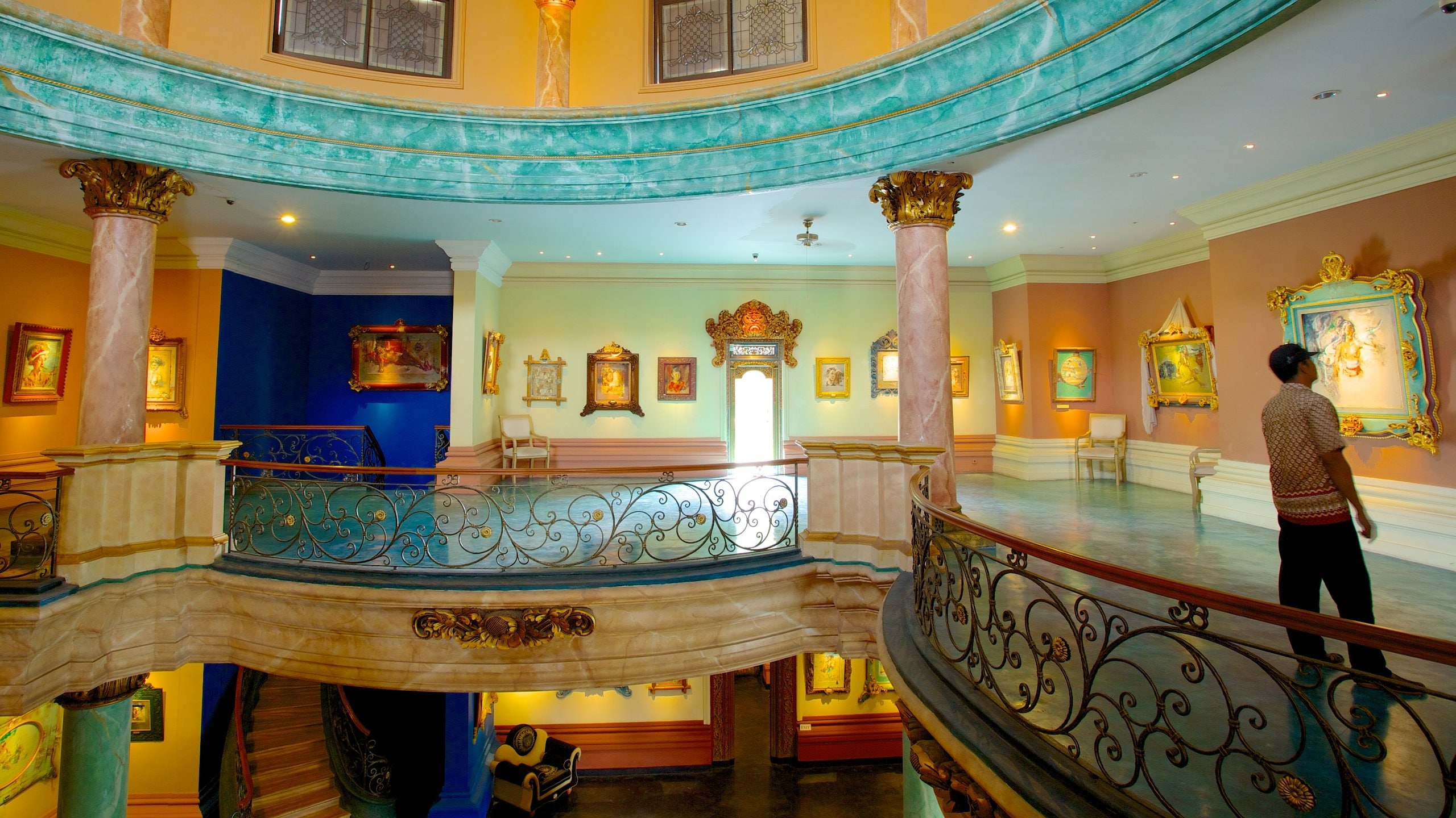 Don Antonio Blanco Museum showing interior views and art