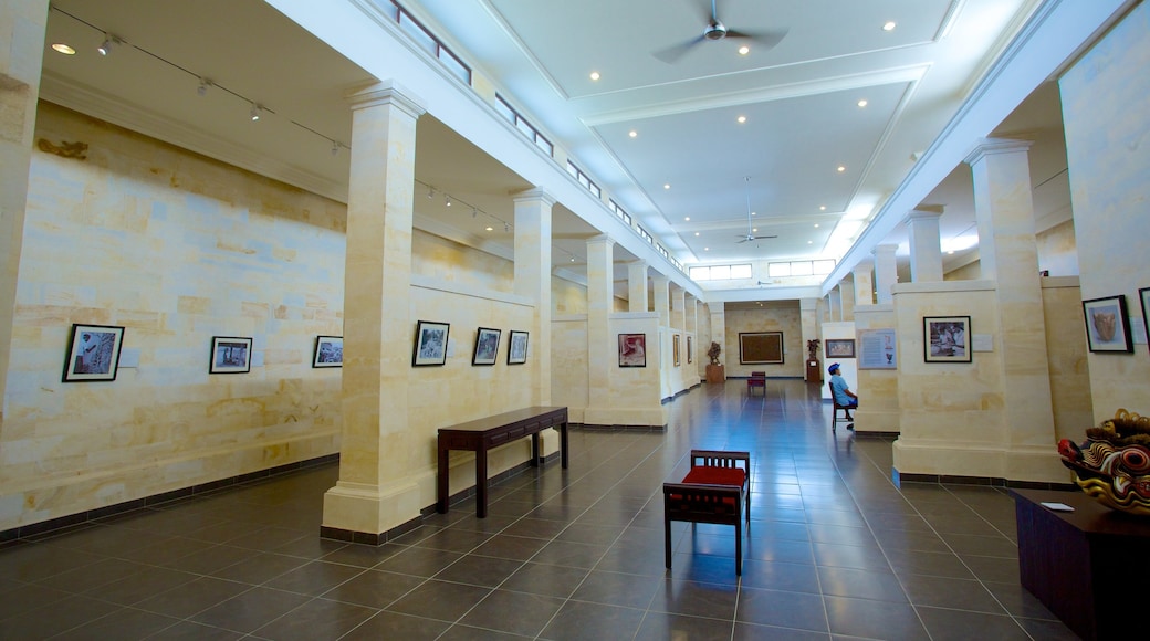 Puri Lukisan Museum showing art and interior views