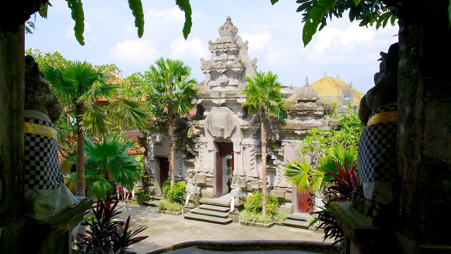 Museum Puri Lukisan which includes a temple or place of worship