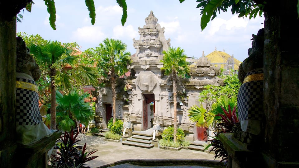 Museum Puri Lukisan which includes a temple or place of worship