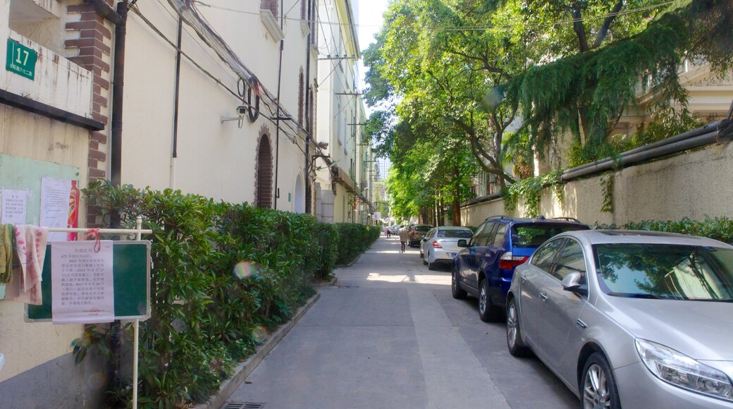 French Concession showing a city and street scenes