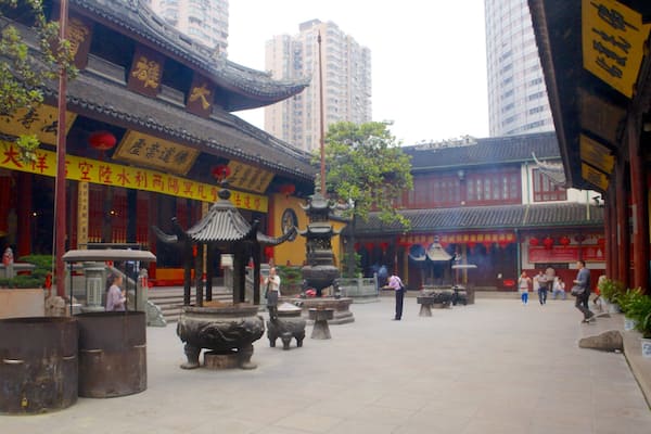 Jadebuddha-Tempel welches beinhaltet Platz oder Plaza, Tempel oder Andachtsstätte und religiöse Elemente