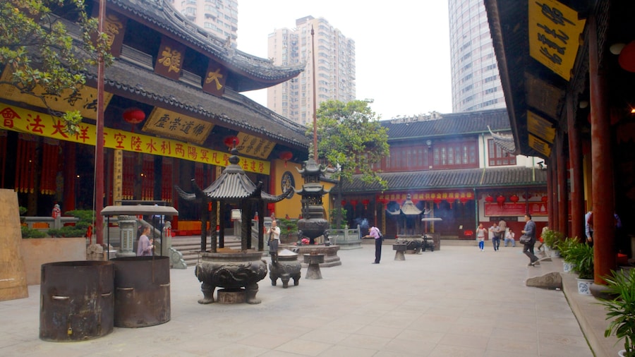 Jade Buddha Temple featuring religious aspects, a temple or place of worship and a square or plaza