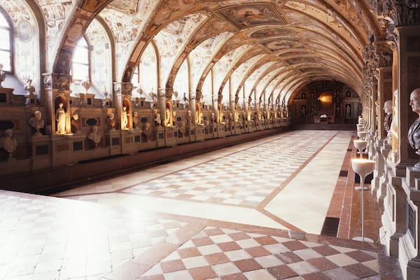 Residenz showing interior views and heritage architecture