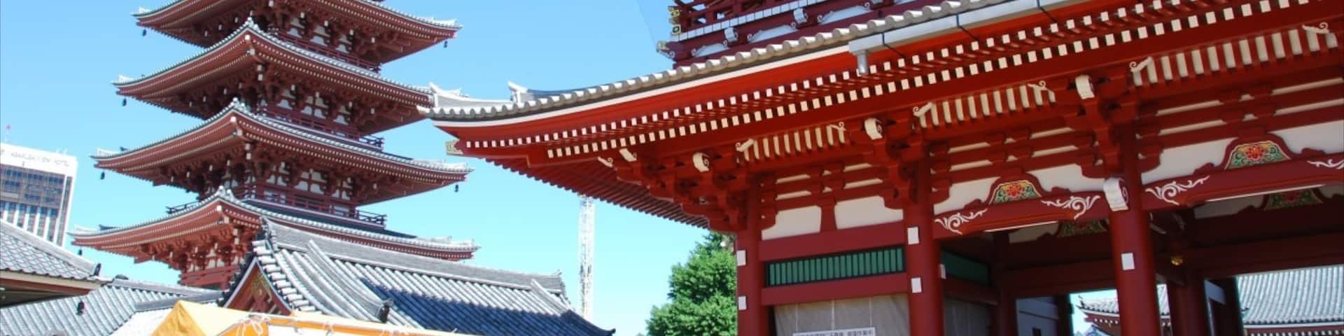 Sensō-ji Temple which includes a temple or place of worship and religious aspects