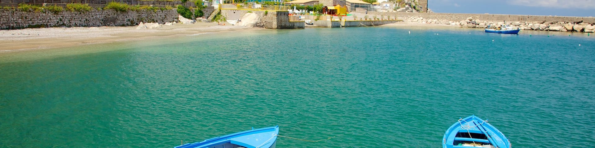 Sorrento showing general coastal views and boating