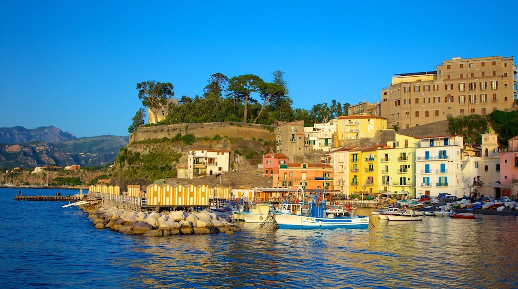 Marina Grande showing boating, a coastal town and general coastal views